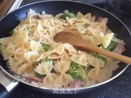 Make Butter bacon pasta step 5