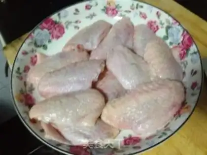 Make Suck on the chicken wings step 0