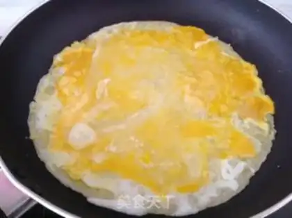 Make Ham eggs and pancakes step 4