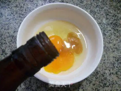 Make Scrambled eggs step 1