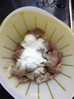 Make ♪ White, young pig