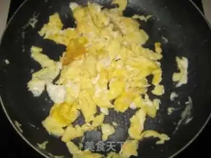 Make Squeeze fried eggs step 4