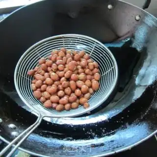 Make Garlic peanuts step 5