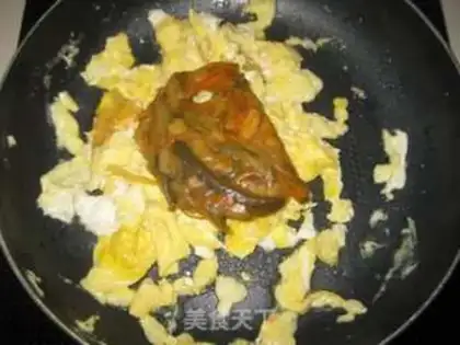Make Squeeze fried eggs step 5