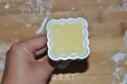 Make Coconut milk, ice cream mooncake step 14