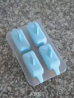 Make Mango popsicles step 4