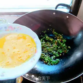 Make Pyramid fried eggs step 4