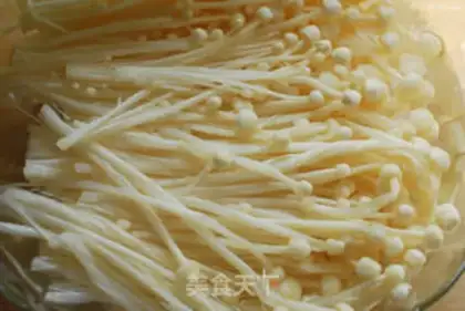 Make Sesame sauce with golden needle mushrooms step 0