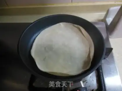 Make Old Beijing chicken roll step 4