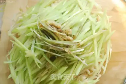 Make Sesame sauce with golden needle mushrooms step 9
