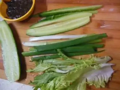 Make Old Beijing chicken roll step 15