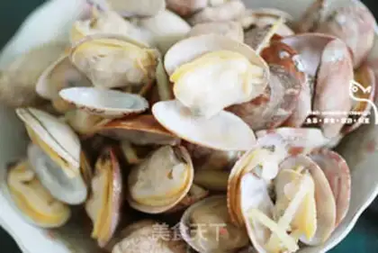 Make Poofball clam soup step 7