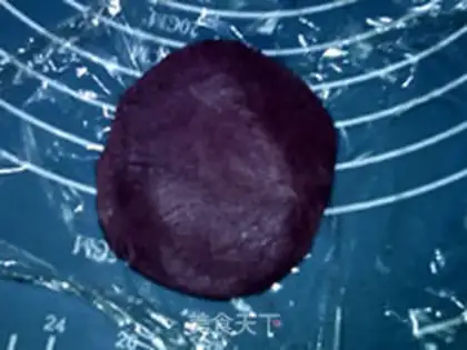 Make Purple potato cream cherry mooncake step 13