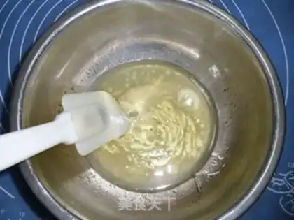Make pineapple pie step 1