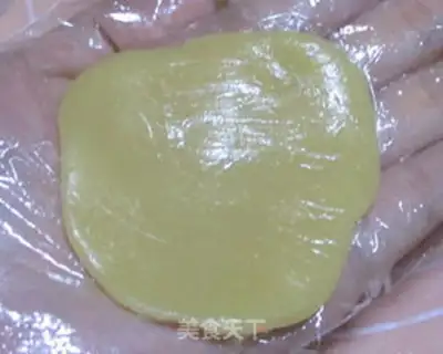 Make The omelet moon cake step 6