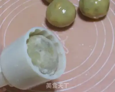 Make The omelet moon cake step 9