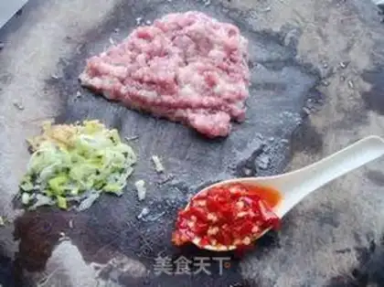 Make Meat and pepper and beans step 1