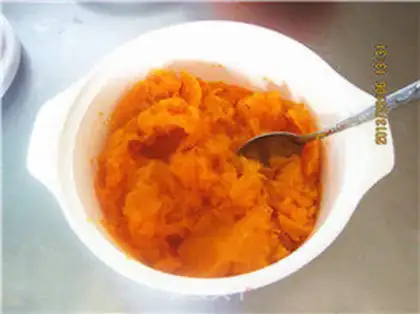 Make Pumpkin moon pie step 2