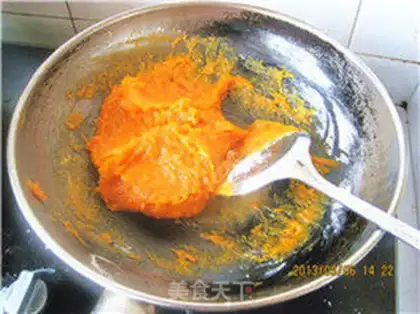 Make Pumpkin moon pie step 5