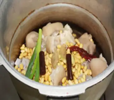Make Red pig feet, soybeans step 5