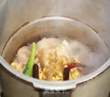 Make Red pig feet, soybeans step 7