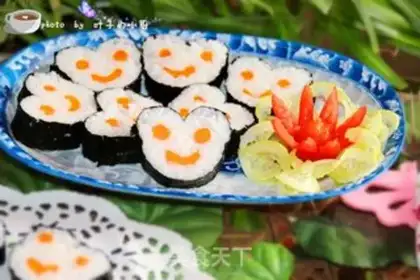 Make Mickey sushi roll step 9
