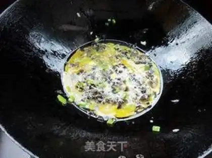 Make Pyramids for eggs step 5