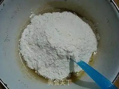 Make The pineapple moon cake step 2