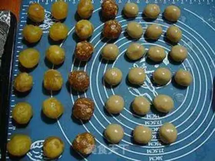 Make The pineapple moon cake step 5