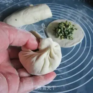 Make A pancake egg bun step 7