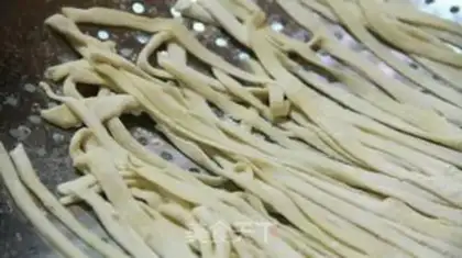 Make Handy pasta step 1