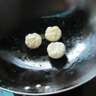 Make A pancake egg bun step 9