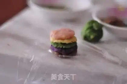 Make Rainbow ice cream mooncake step 13