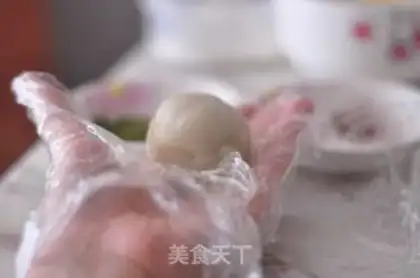 Make Rainbow ice cream mooncake step 17
