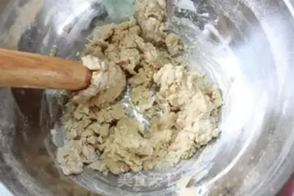 Make White bean pine beef mooncake step 2