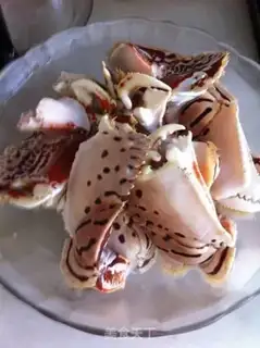 Make Wine and crab clamps step 0
