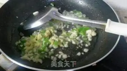 Make Hot pepper fried meat step 3