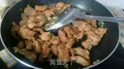 Make Hot pepper fried meat step 4