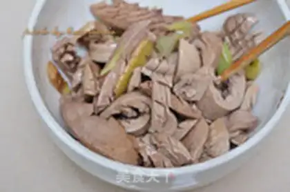 Make Piggy-cracker step 6