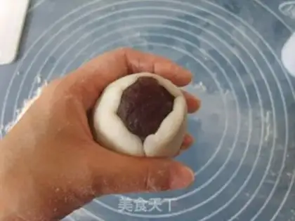 Make Cranberry ice-cream mooncake step 13