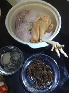 Make Abalone chicken pork belly soup step 0