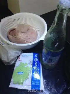 Make Abalone chicken pork belly soup step 1