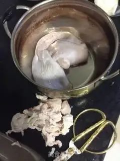 Make Abalone chicken pork belly soup step 3