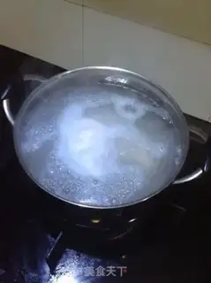 Make Abalone chicken pork belly soup step 4