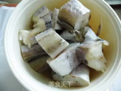 Make Garlic has burned the fish step 0
