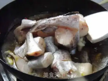 Make Garlic has burned the fish step 6