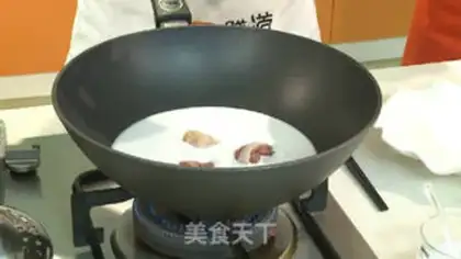 Make Coconut-juice chicken step 2