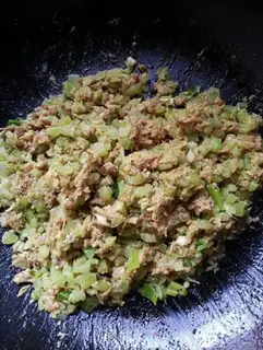 Make Celery and pork dumplings step 5