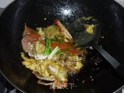 Make Curry eggs and crabs step 8