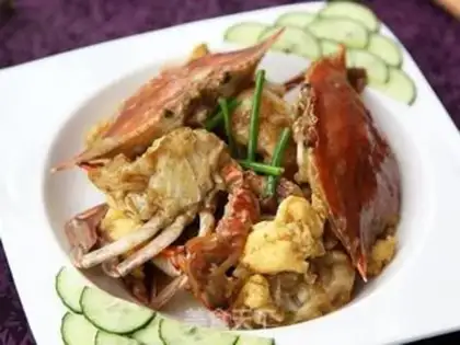 Make Curry eggs and crabs step 9